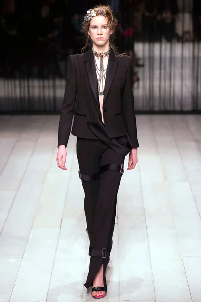 Look 7
